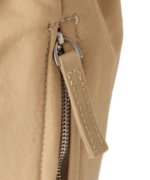 ADAM ET ROPE'(アダムエロペ)の「トライアングルムスビミニバッグ(ハンドバッグ・レディース・ブラック/ベージュ/ライトグリーン・FREE)」の14枚目の写真