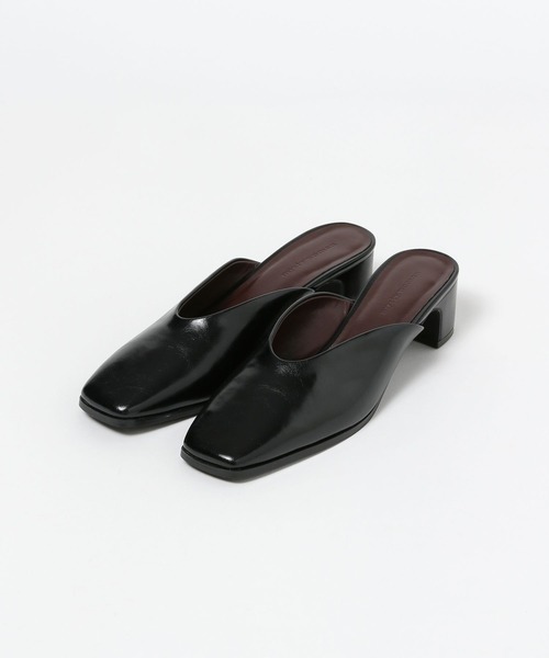 mysty woman（ミスティウーマン）の「グレースカットミュール 592369（スリッポン・レディース・オフホワイト/ブラック・MEDIUM/LARGE）」の4枚目の写真