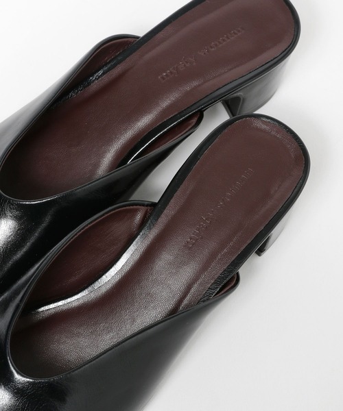 mysty woman（ミスティウーマン）の「グレースカットミュール 592369（スリッポン・レディース・オフホワイト/ブラック・MEDIUM/LARGE）」の9枚目の写真