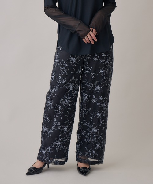 Paradise Picnic(パラダイスピクニック)の「大花柄イージーパンツ(その他パンツ・レディース・ブラック/ベージュ・FREE)」の4枚目の写真