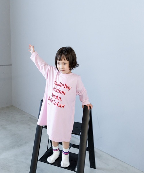 LOWRYS FARM(ローリーズファーム)の「アソートロゴプリントワンピース 581823(ワンピース・キッズ・ブラック/オフホワイト/ブルー/ピンク・110cm/120cm/130cm/140cm/150cm)」の9枚目の写真