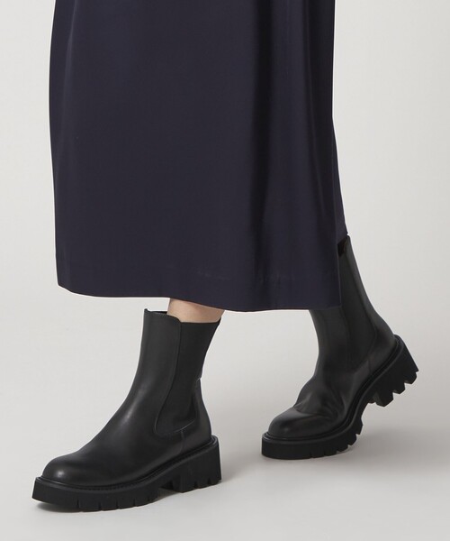 ODETTE E ODILE(オデットエオディール)の「チェルシー ショートブーツ55↑(ブーツ・レディース・ダークブラウン/オフホワイト/ブラック・24.5cm/23.5cm/22.5cm/22cm/23cm/24cm/25cm)」の5枚目の写真