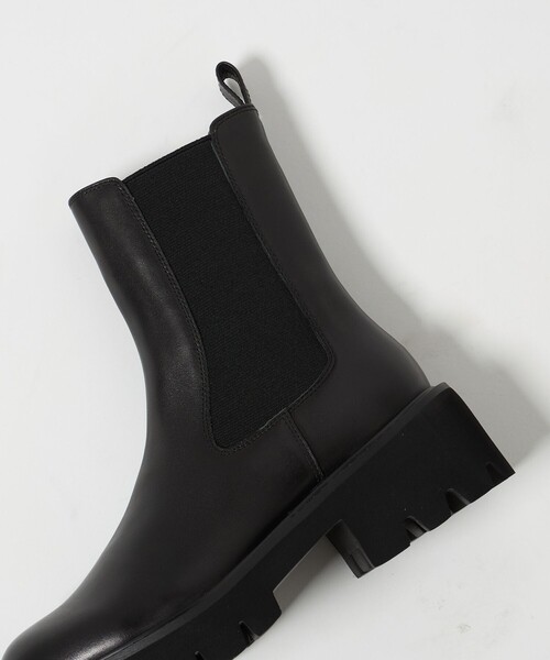 ODETTE E ODILE(オデットエオディール)の「チェルシー ショートブーツ55↑(ブーツ・レディース・ダークブラウン/オフホワイト/ブラック・24.5cm/23.5cm/22.5cm/22cm/23cm/24cm/25cm)」の17枚目の写真