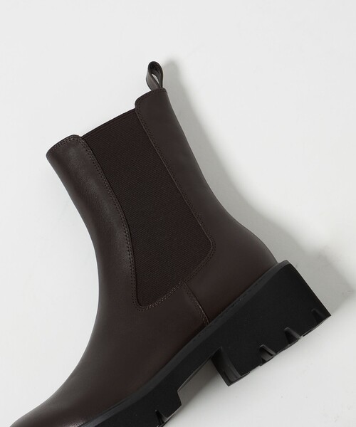ODETTE E ODILE(オデットエオディール)の「チェルシー ショートブーツ55↑(ブーツ・レディース・ダークブラウン/オフホワイト/ブラック・24.5cm/23.5cm/22.5cm/22cm/23cm/24cm/25cm)」の20枚目の写真