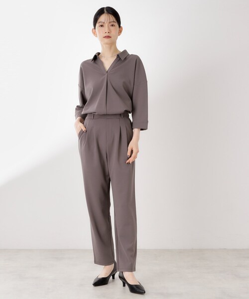 THE SHOP TK (ザ ショップ ティーケー )の「【着るだけでコーディネートが決まる】スキッパーブラウス&パンツセット(セットアップ・レディース・ブラウン系その他/ブラック/ネイビー系5・14/13/12)」の1枚目の写真