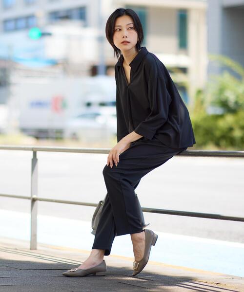 THE SHOP TK (ザ ショップ ティーケー )の「【着るだけでコーディネートが決まる】スキッパーブラウス&パンツセット(セットアップ・レディース・ブラウン系その他/ブラック/ネイビー系5・14/13/12)」の4枚目の写真