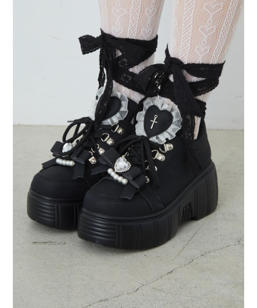 Ank Rouge(アンクルージュ)の「ハートクロススニーカー(スニーカー・レディース・ブラック/ホワイト・M/L)」の3枚目の写真