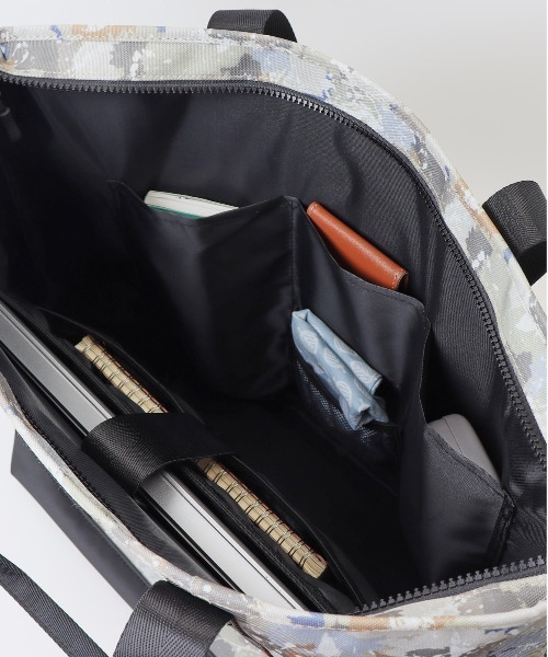 KiU(キウ)の「KiU キウ 600D トートバッグ K446(トートバッグ・レディース・その他/グレー系カモフラージュ/ブラック/ブルー系その他/ブラック系その他/グリーン系その他・FREE)」の7枚目の写真