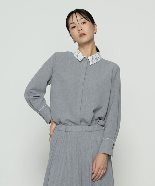 COMME CA（コムサ）の「ドライシャンブレー レース襟付きシャツ（シャツ/ブラウス・レディース・ネイビー/トップグレー・11号/9号）」の2枚目の写真
