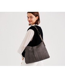 ペッレテッシル ショルダーバッグ