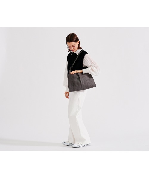 genten(ゲンテン)の「ペッレテッシル ショルダーバッグ(ショルダーバッグ・レディース・ダークブラウン/ダークネイビー/グレー・FREE)」の11枚目の写真