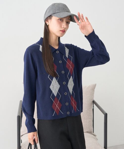 earth music&ecology（アースミュージックアンドエコロジー）の「【2025AW】襟付きアーガイルニットカーディガン（ニット/セーター・レディース・ネイビー/キャメル/グレー・FREE）」の5枚目の写真