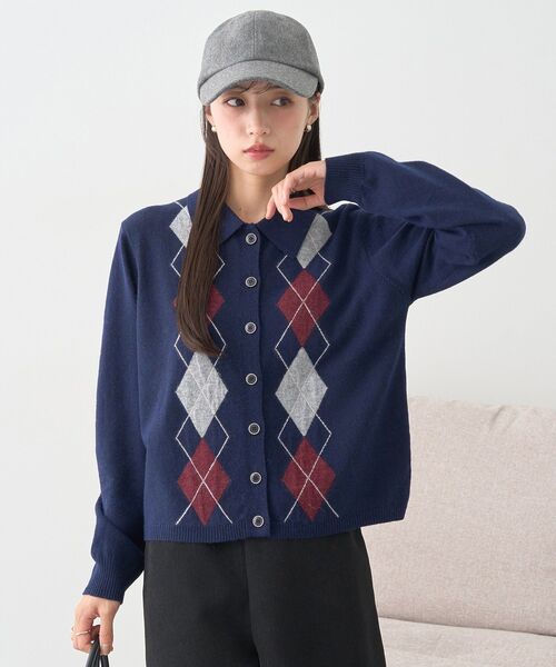 earth music&ecology（アースミュージックアンドエコロジー）の「【2025AW】襟付きアーガイルニットカーディガン（ニット/セーター・レディース・ネイビー/キャメル/グレー・FREE）」の6枚目の写真