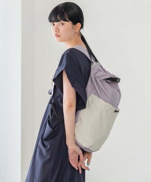 sneeuw（スニュウ）の「ロールトップバックパック（バックパック/リュック・レディース・パープル/グリーン・ONESIZE）」の2枚目の写真