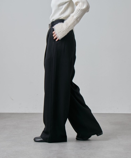 Lui's（ルイス）の「ウールライクベルト付きタックワイドパンツ（スラックス・レディース・ブラック/ブラウン・36/38）」の5枚目の写真
