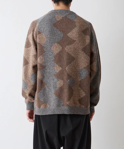 WHITE MOUNTAINEERING（ホワイトマウンテニアリング）の「【White Mountaineering/ホワイトマウンテニアリング】INTARSIA KNIT PULLOVER（ニット/セーター・メンズ・グレー/チャコールグレー・1/2）」の4枚目の写真