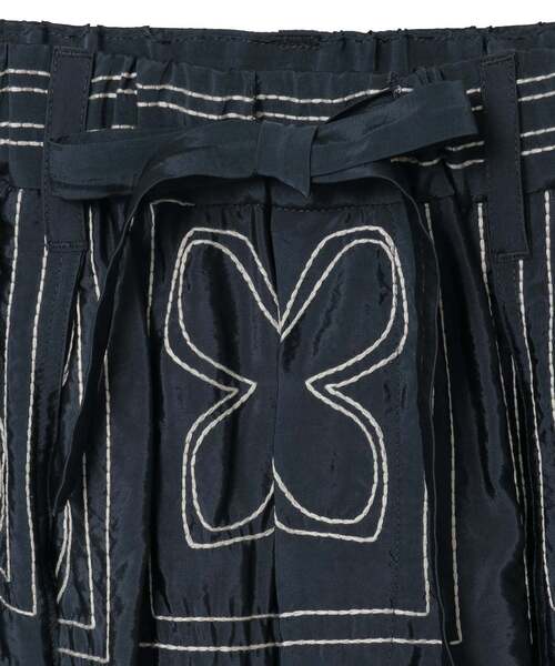 CURRENTAGE(カレンテージ)の「【CURRENTAGE/カレンテージ】Embroidery pants(その他パンツ・レディース・ネイビー・2/1)」の3枚目の写真