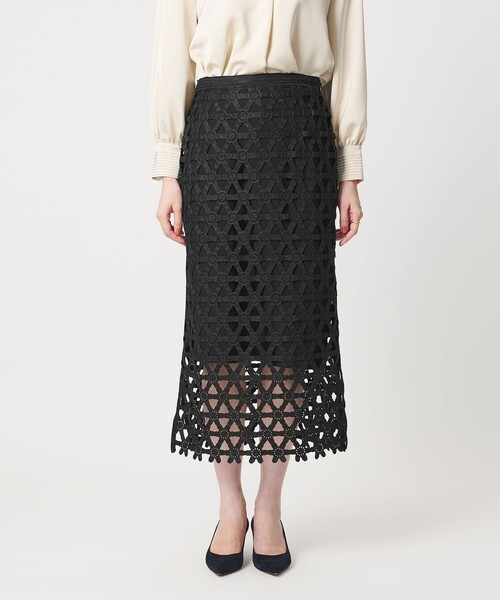 UNITED ARROWS（ユナイテッドアローズ）の「コード  エンブロイダリー タイトスカート（スカート・レディース・オフホワイト/ブラック・38/36）」の11枚目の写真