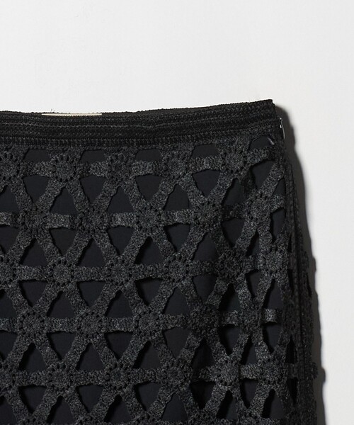 UNITED ARROWS（ユナイテッドアローズ）の「コード  エンブロイダリー タイトスカート（スカート・レディース・オフホワイト/ブラック・38/36）」の16枚目の写真