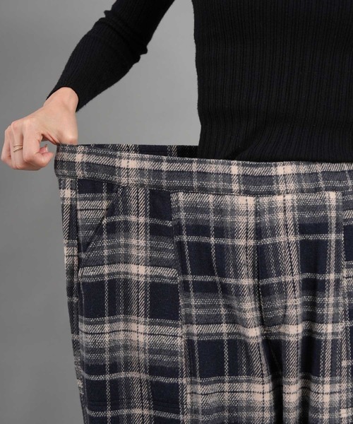 laurea(ラウレア)の「ツィードチェック コクーンパンツ(その他パンツ・レディース・ダークブラウン/ダークグレー・M/S/L)」の19枚目の写真
