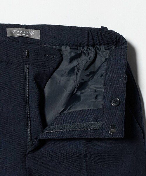 A DAY IN THE LIFE UNITED ARROWS(アデイインザライフユナイテッドアローズ)の「カルゼ タックストレートパンツ ‐セットアップ対応・ウォッシャブル‐ <A DAY IN THE LIFE>(その他パンツ・レディース・ネイビー/モカ・40/38/36)」の7枚目の写真