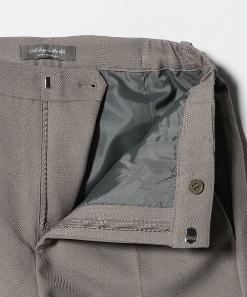 A DAY IN THE LIFE UNITED ARROWS(アデイインザライフユナイテッドアローズ)の「カルゼ タックストレートパンツ ‐セットアップ対応・ウォッシャブル‐ <A DAY IN THE LIFE>(その他パンツ・レディース・ネイビー/モカ・40/38/36)」の12枚目の写真