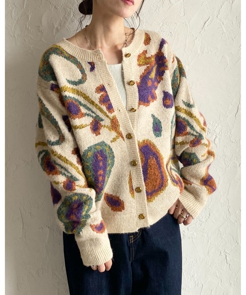 She's Closet(シーズクローゼット)の「ゴールドボタン配色ジャガードカラーニットカーディガン(カーディガン/ボレロ・レディース・ブラウン/ネイビー/アイボリー・FREE)」の4枚目の写真