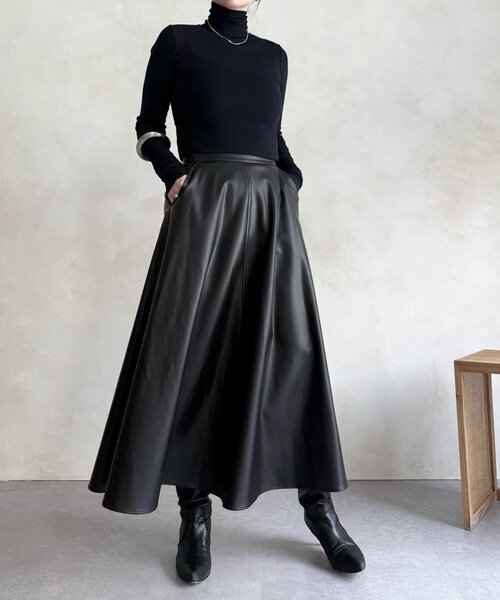 BEARDSLEY（ビアズリー）の「フェイクレザーフレアスカート（スカート・レディース・ブラック・FREE）」の3枚目の写真