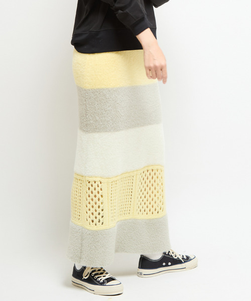 CONVERSE TOKYO（コンバーストウキョウ）の「MULTI BORDER FEATHER KNIT SKIRT（スカート・レディース・ブルー/チャコールグレー/イエロー・FREE）」の3枚目の写真