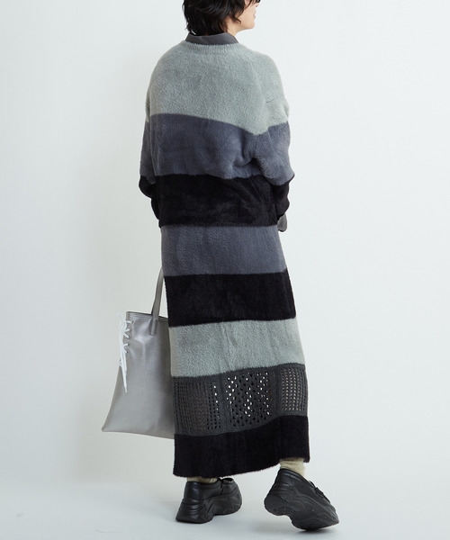 CONVERSE TOKYO（コンバーストウキョウ）の「MULTI BORDER FEATHER KNIT SKIRT（スカート・レディース・ブルー/チャコールグレー/イエロー・FREE）」の5枚目の写真