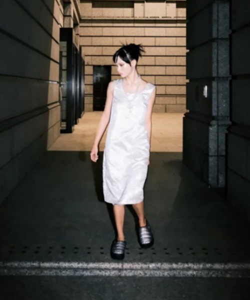 SUBU(スブ)の「SUBU VAMP PLATFORM (SB032)(スリッポン・メンズ・ブラック/シルバー・1/0)」の15枚目の写真