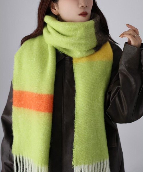 Riberry(リベリー)の「ブークレマルチカラーマフラー(マフラー・レディース・ブラック/ライトブルー/グリーン・FREE)」の18枚目の写真