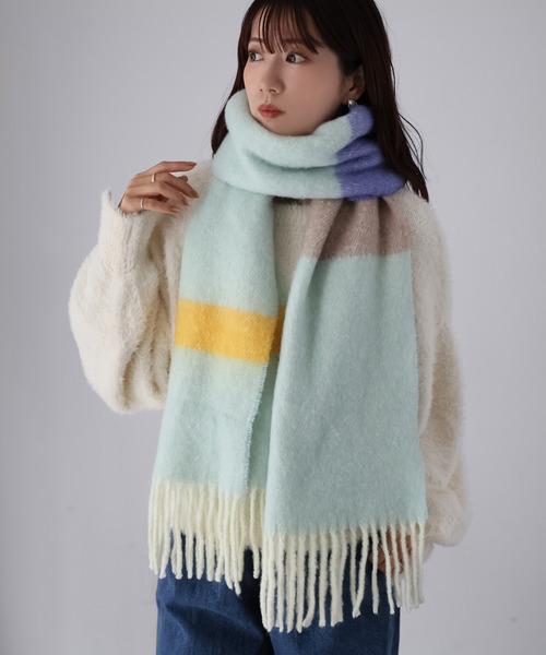 Riberry(リベリー)の「ブークレマルチカラーマフラー(マフラー・レディース・ブラック/ライトブルー/グリーン・FREE)」の21枚目の写真