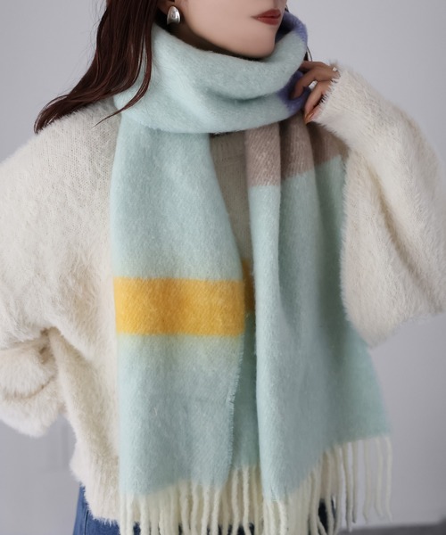 Riberry(リベリー)の「ブークレマルチカラーマフラー(マフラー・レディース・ブラック/ライトブルー/グリーン・FREE)」の22枚目の写真