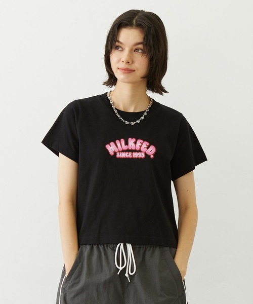 MILKFED.(ミルクフェド)の「GRADIENT LOGO COMPACT S/S TEE(Tシャツ/カットソー・レディース・ブラック/ライトパープル/オートミール・M/S)」の1枚目の写真