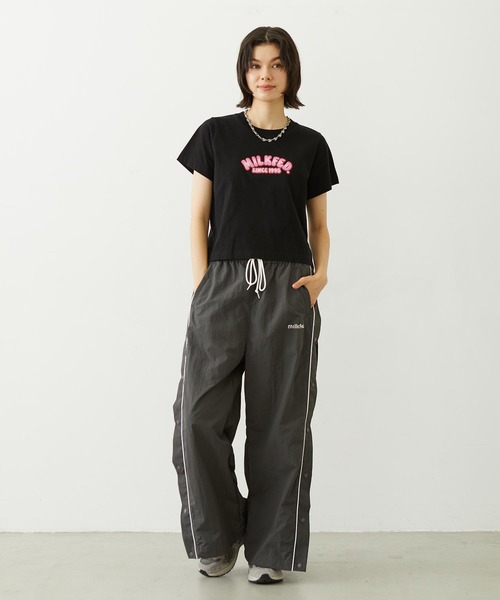MILKFED.(ミルクフェド)の「GRADIENT LOGO COMPACT S/S TEE(Tシャツ/カットソー・レディース・ブラック/ライトパープル/オートミール・M/S)」の13枚目の写真