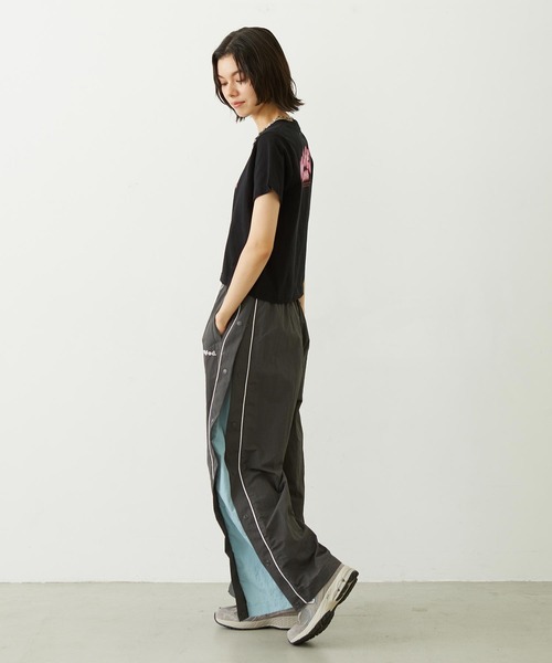 MILKFED.(ミルクフェド)の「GRADIENT LOGO COMPACT S/S TEE(Tシャツ/カットソー・レディース・ブラック/ライトパープル/オートミール・M/S)」の15枚目の写真