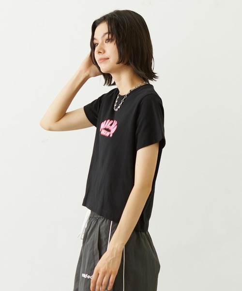 MILKFED.(ミルクフェド)の「GRADIENT LOGO COMPACT S/S TEE(Tシャツ/カットソー・レディース・ブラック/ライトパープル/オートミール・M/S)」の11枚目の写真