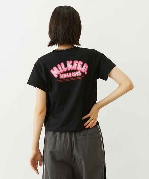 MILKFED.(ミルクフェド)の「GRADIENT LOGO COMPACT S/S TEE(Tシャツ/カットソー・レディース・ブラック/ライトパープル/オートミール・M/S)」の12枚目の写真