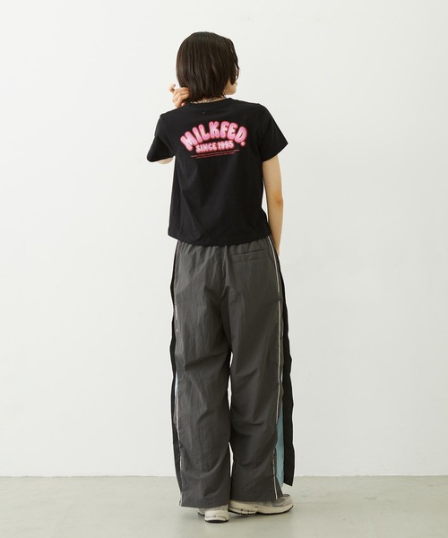 MILKFED.(ミルクフェド)の「GRADIENT LOGO COMPACT S/S TEE(Tシャツ/カットソー・レディース・ブラック/ライトパープル/オートミール・M/S)」の17枚目の写真