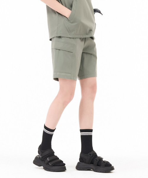 CHASECULT(チェイスカルト)の「ユニセックスクールストレッチポケットショートパンツ-カーキ(その他パンツ・メンズ・カーキ・70/76/92/82/67/86)」の5枚目の写真
