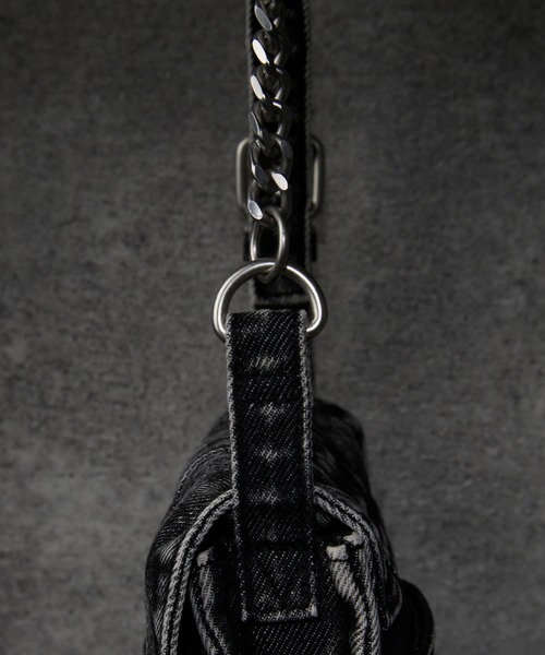 ADRER（アドラー）の「Vintage Denim Shoulder Bag / ヴィンテージデニムショルダーバッグ（ショルダーバッグ・メンズ・ブラック・FREE）」の5枚目の写真