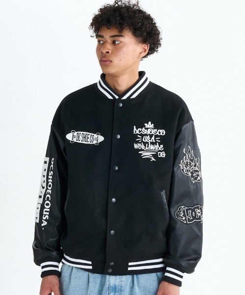 DC SHOES（ディーシーシューズ）の「ディーシーシューズ  25 VARSITY JACKET アウトドアカジュアル ジャケット（スタジャン・メンズ・ブラック/ベージュ・LL/M/L）」の2枚目の写真