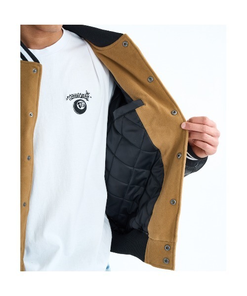 DC SHOES（ディーシーシューズ）の「ディーシーシューズ  25 VARSITY JACKET アウトドアカジュアル ジャケット（スタジャン・メンズ・ブラック/ベージュ・LL/M/L）」の9枚目の写真