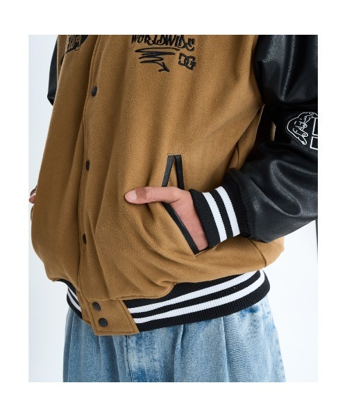 DC SHOES（ディーシーシューズ）の「ディーシーシューズ  25 VARSITY JACKET アウトドアカジュアル ジャケット（スタジャン・メンズ・ブラック/ベージュ・LL/M/L）」の14枚目の写真