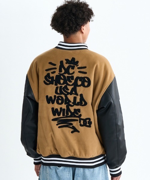 DC SHOES（ディーシーシューズ）の「ディーシーシューズ  25 VARSITY JACKET アウトドアカジュアル ジャケット（スタジャン・メンズ・ブラック/ベージュ・LL/M/L）」の7枚目の写真