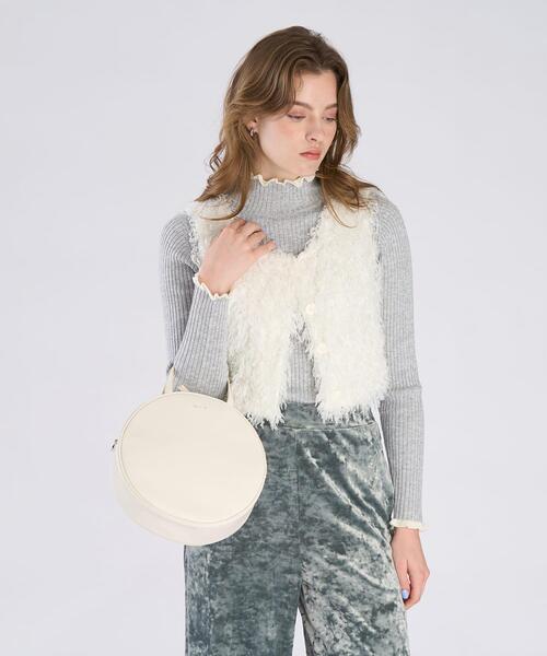 To b. by agnes b.（トゥービーバイアニエスベー）の「ファンシー ヤーン ベスト（ベスト・レディース・ホワイト・36/38/40）」の2枚目の写真