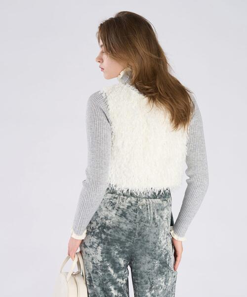 To b. by agnes b.（トゥービーバイアニエスベー）の「ファンシー ヤーン ベスト（ベスト・レディース・ホワイト・36/38/40）」の4枚目の写真