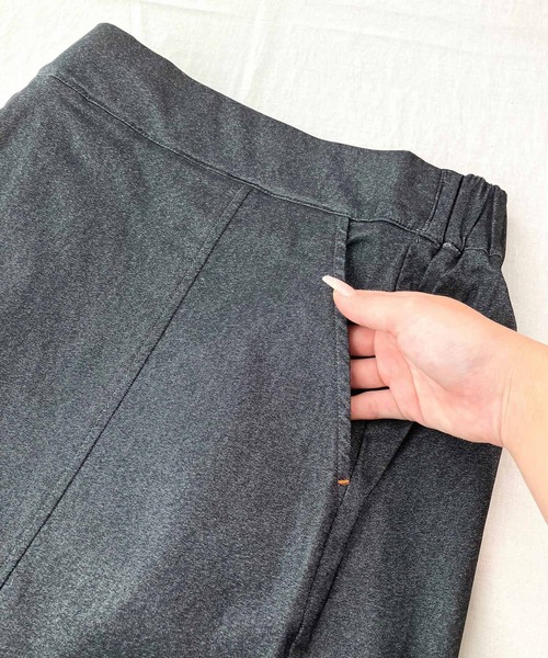 Q（キュー）の「裏起毛ストレッチタイトスカート（スカート・レディース・ブラック/チャコールグレー/ライトベージュ・MEDIUM）」の5枚目の写真