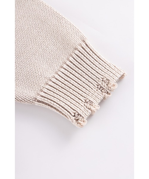 SUPPLIER(サプライヤー)の「ニット|Distressed Cross Leather Patch Crew Knit V2|SUPPLIER(ニット/セーター・メンズ・ベージュ/ブラック・SMALL/MEDIUM/LARGE/X-LARGE)」の5枚目の写真